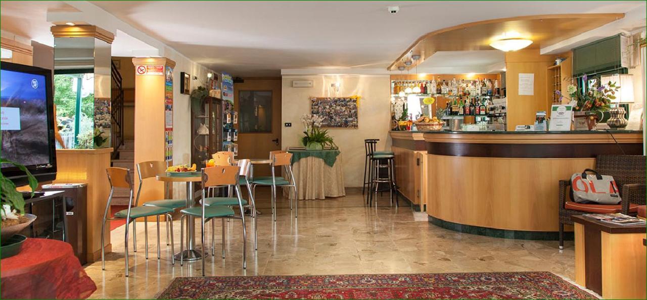 Hotel Verdemare Rimini Ngoại thất bức ảnh