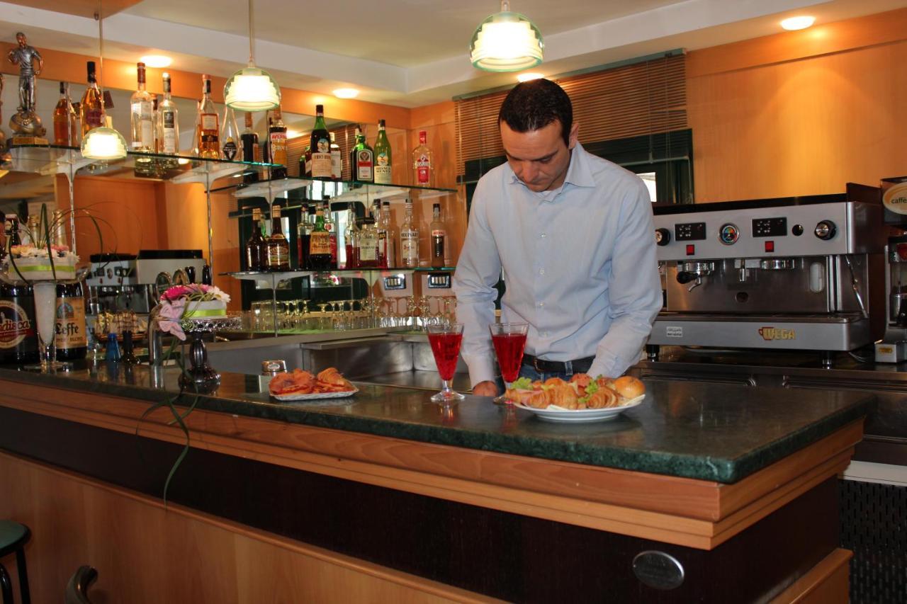Hotel Verdemare Rimini Ngoại thất bức ảnh