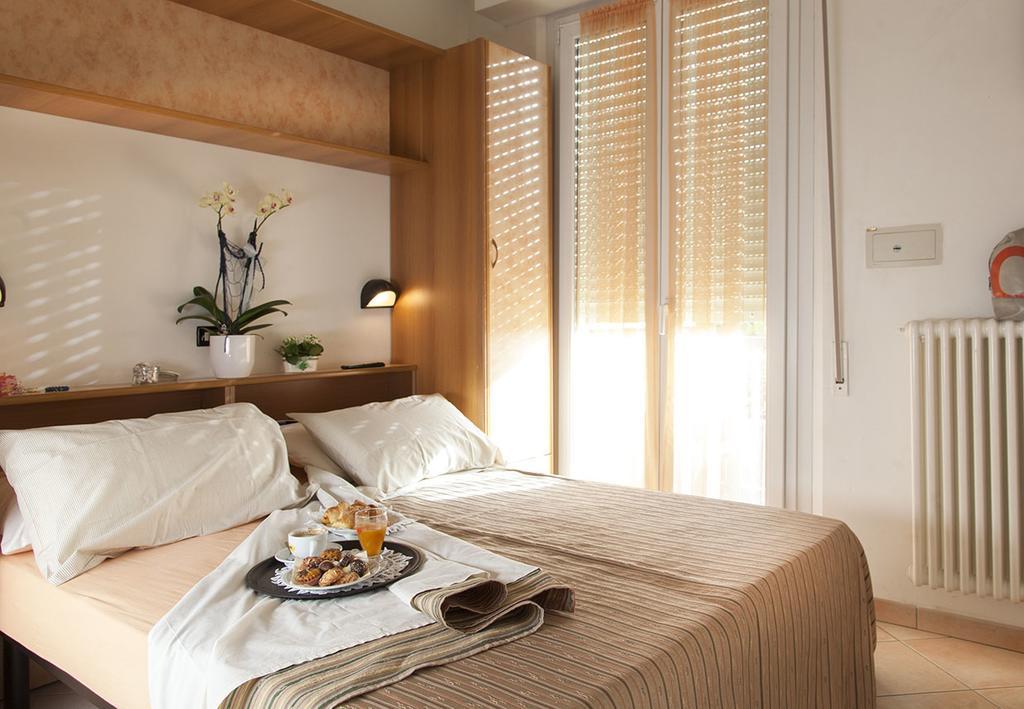 Hotel Verdemare Rimini Ngoại thất bức ảnh