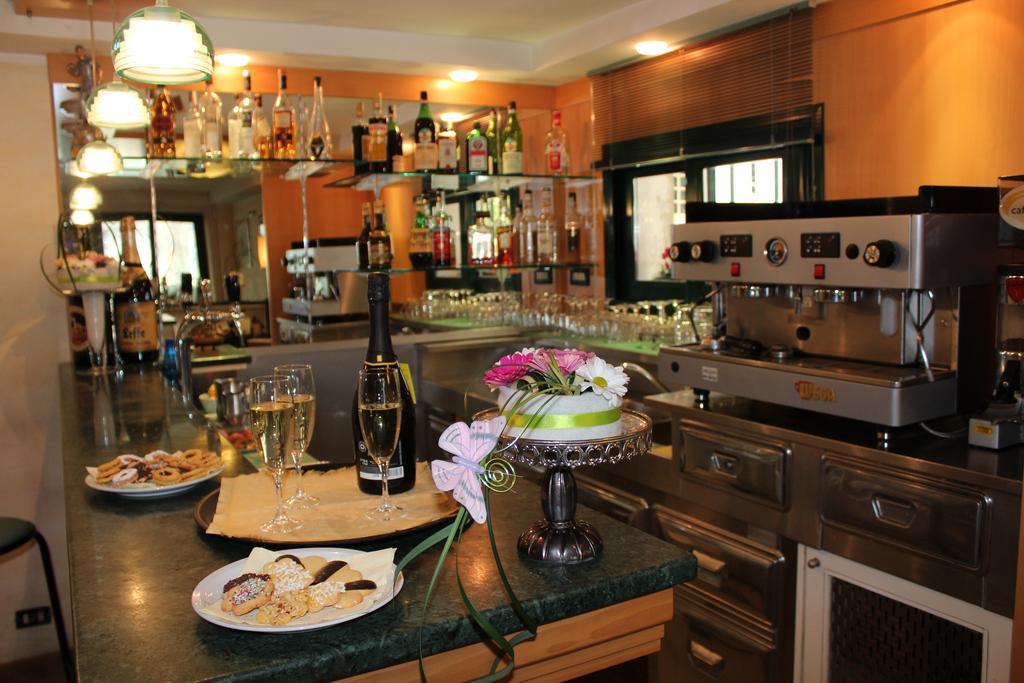 Hotel Verdemare Rimini Ngoại thất bức ảnh