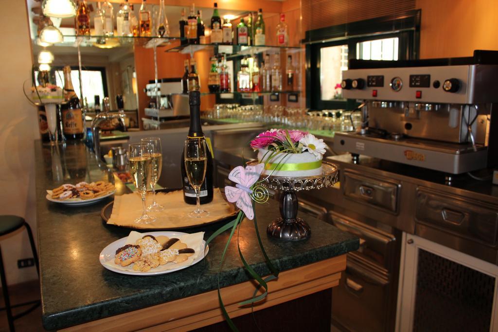 Hotel Verdemare Rimini Ngoại thất bức ảnh