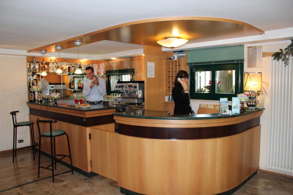 Hotel Verdemare Rimini Ngoại thất bức ảnh